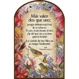 [DECOR-1036K] Plaqueta Colgante Media Luna  &quot;Más Valen Dos Que Uno&quot;