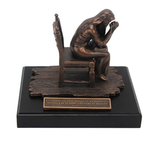 Escultura De Mujer Orando Salmo 17