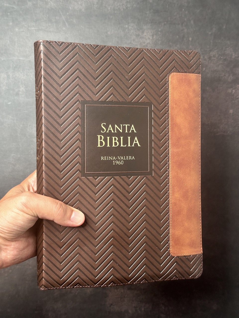 Biblia RVR 1960 Tamaño Grande Letra Súper Gigante Con Cierre e Índice Café/Beige